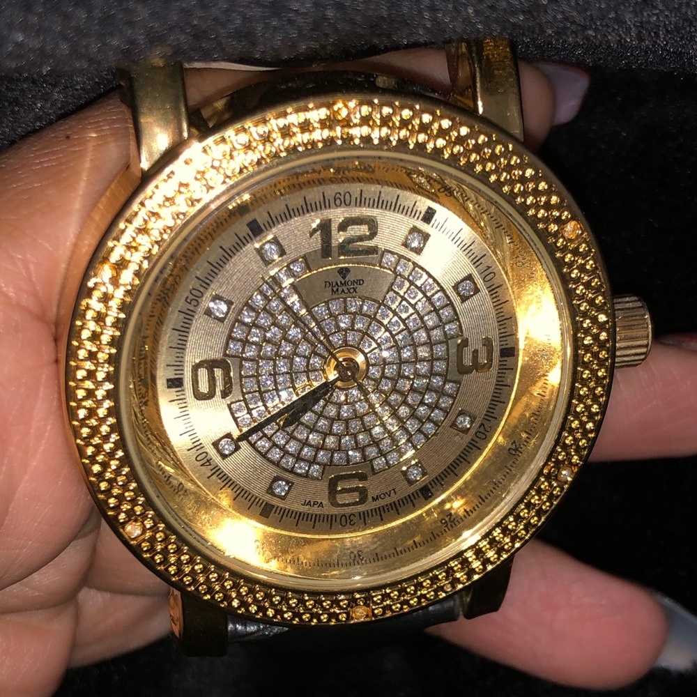 HOT SELLER! REAL DIAMOND mens watch! NOT CZ SALE!